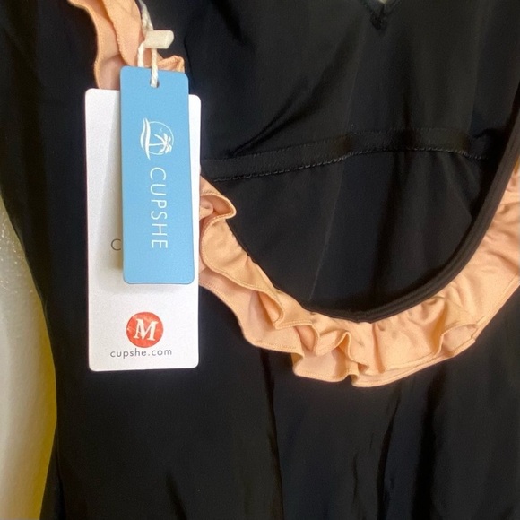 CUPSHE V-NECK ONE PIECE WITH RUFFLE - Picture 4 of 8